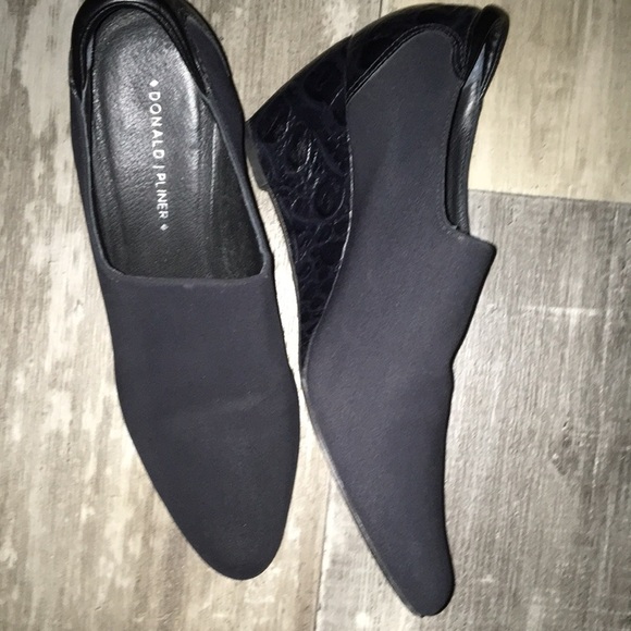 Donald J Pliner Ferny Black Suede and Leather Crepe Wedge - Picture 2 of 9